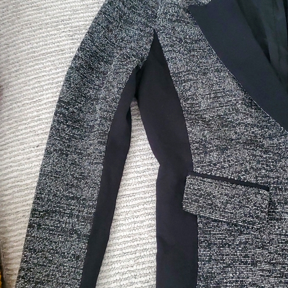 Halogen Slimming Blazer - Picture 2 of 4